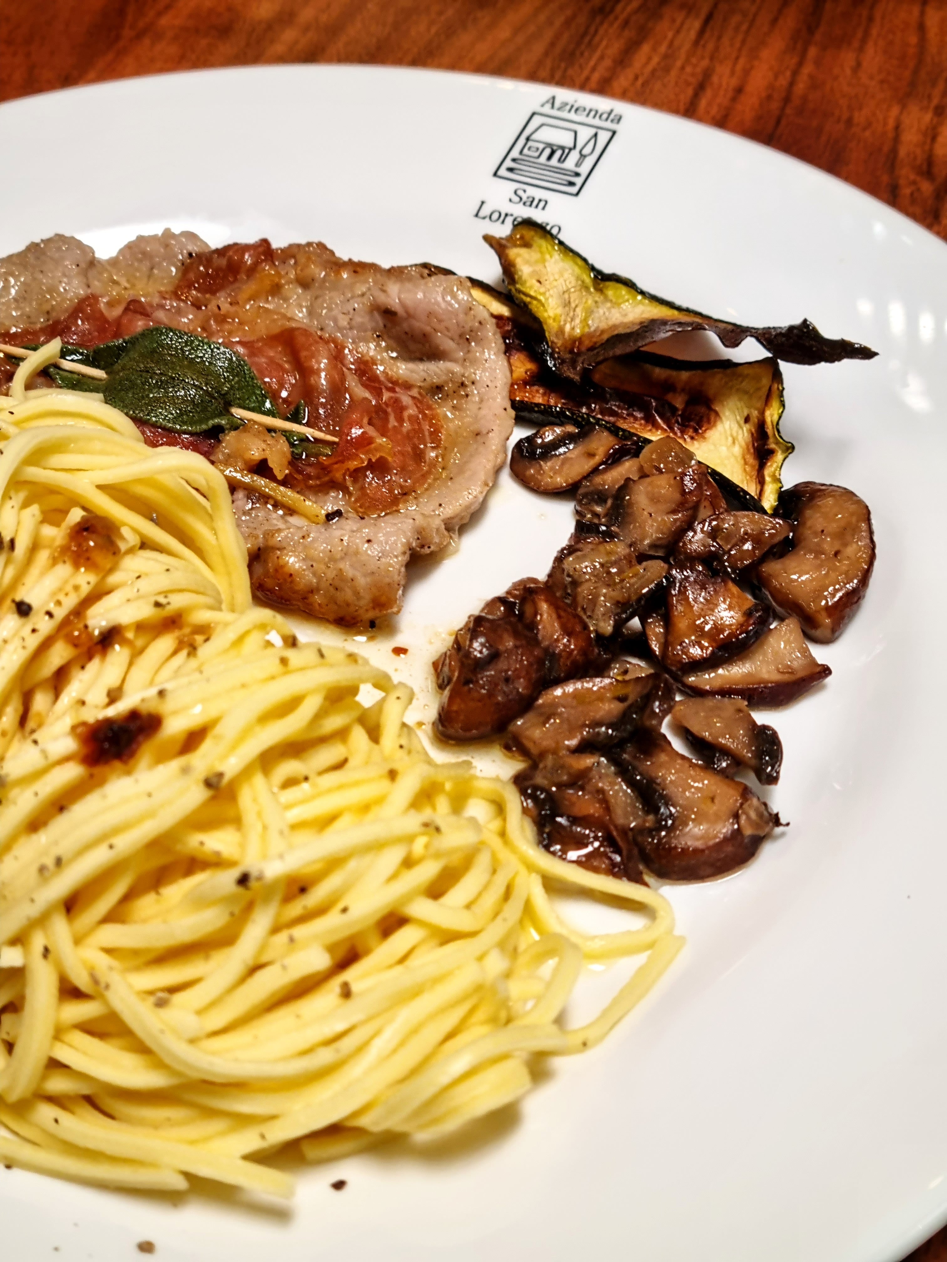 Linguine e Saltimbocca alla Romana