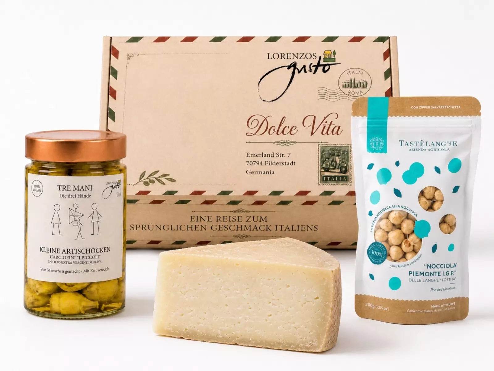 Italienische Feinkost mit Artischocken, Käse und gerösteten Haselnüssen im Geschenkset