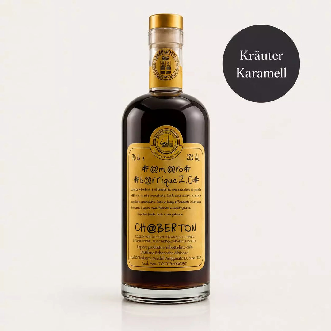 Chaberton Amaro Barrique 2.0 als freigestelltes Produktbild vor hellem Hintergrund mit rundem Hinweis „Kräuter Karamell“.