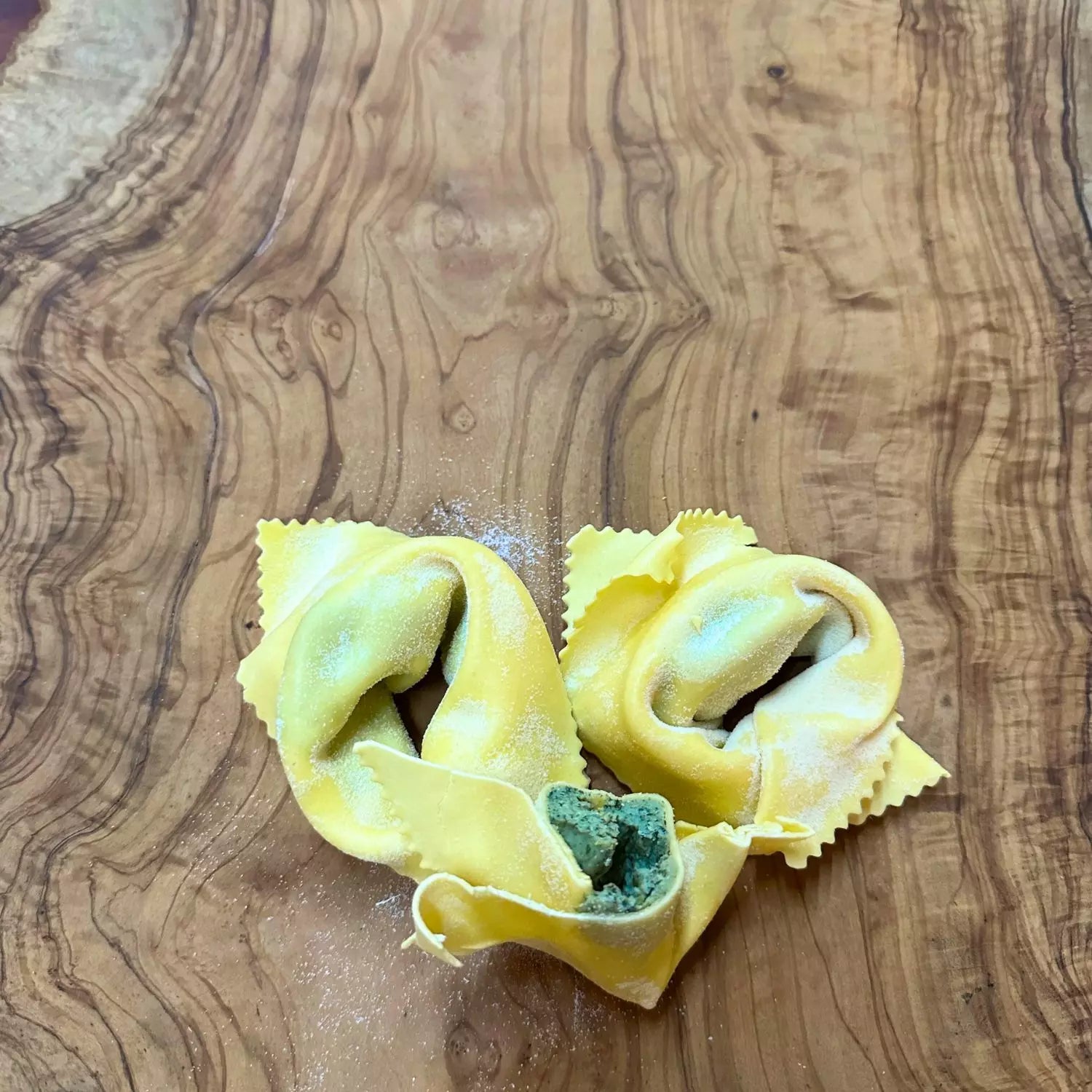 frische italienische tortellacci ricotta spinat