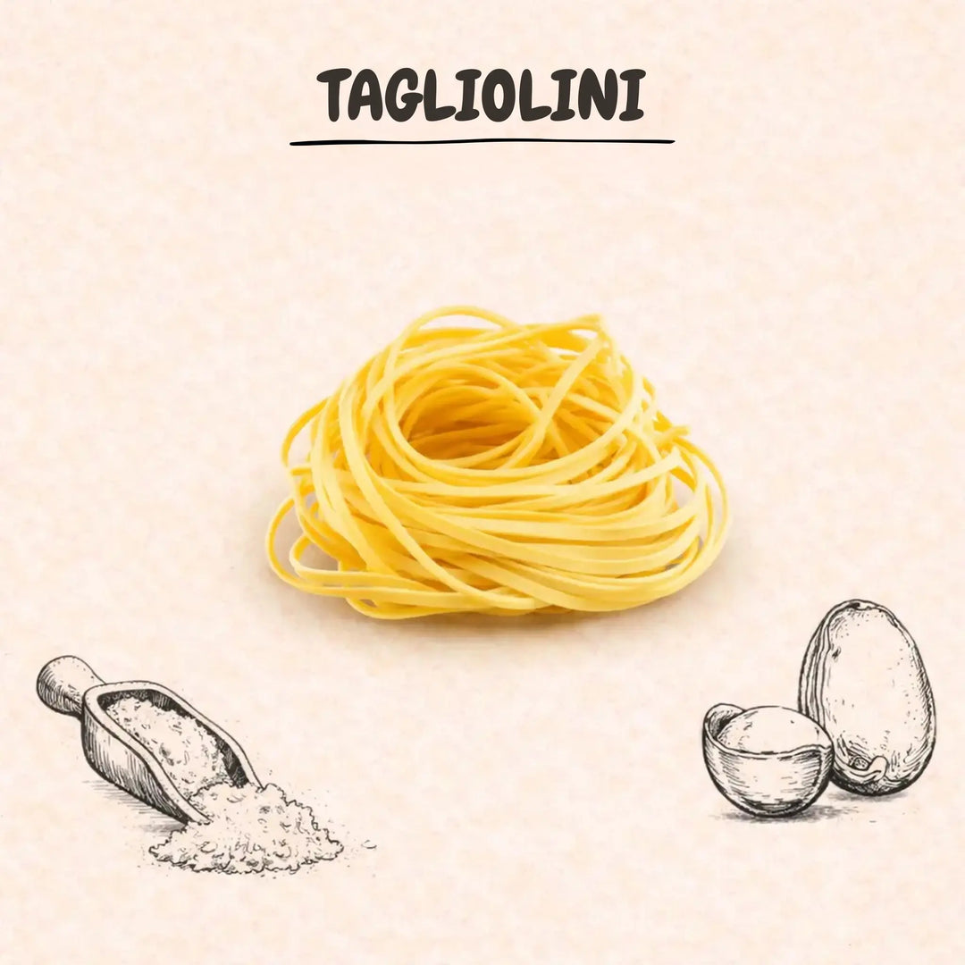 Frische Tagliolini Pasta, hellgelb, mit Zeichnungen von Ei und Mehl auf hellem Hintergrund