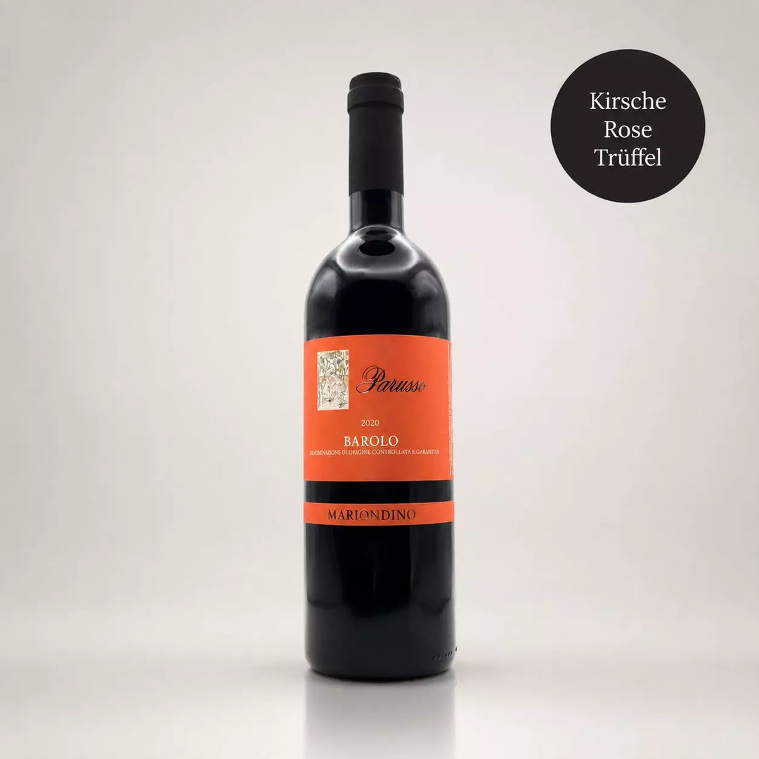 Parusso Barolo Mariondino 2020 als freigestelltes Produktbild vor hellem Hintergrund mit rundem Hinweis „Kirsche, Rose, Trüffel“.