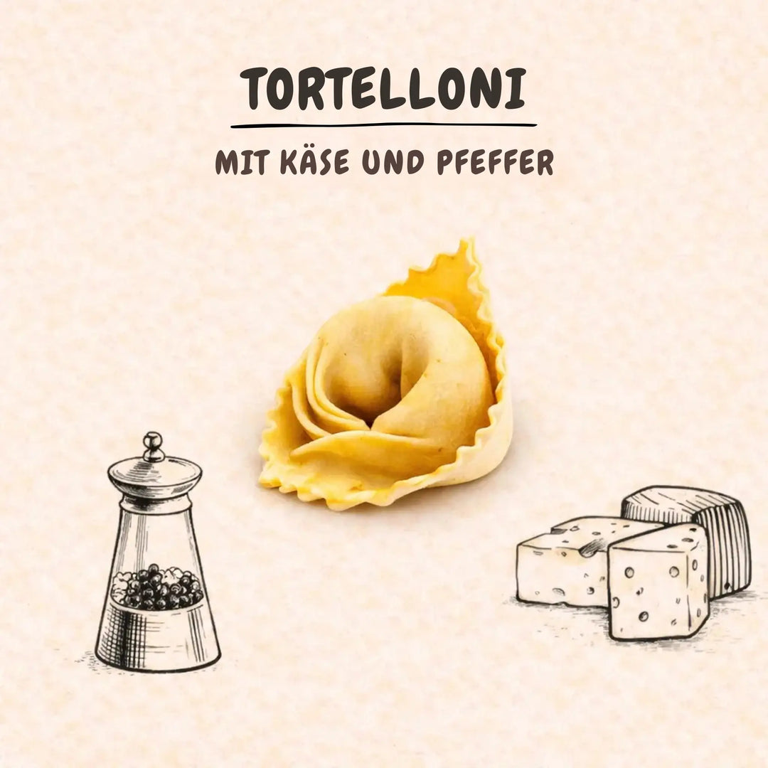 Tortelloni mit Käse und Pfeffer, italienische Pasta mit Käsewürfeln und Pfeffermühle